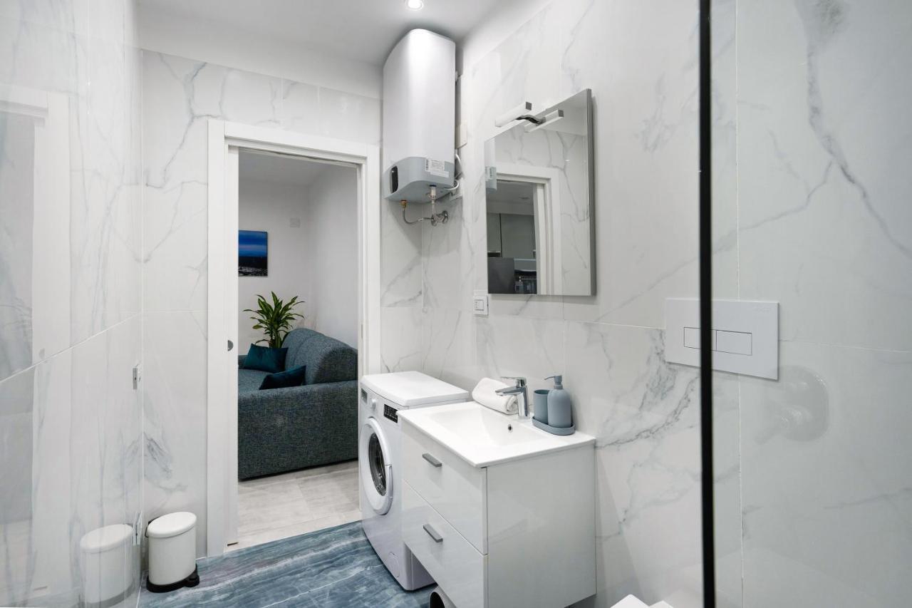 Ampolla House Appartement *